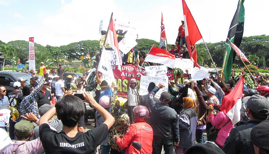 Tolak Relokasi, Pedagang Pasar Merjosari Gelar Aksi Di Balaikota